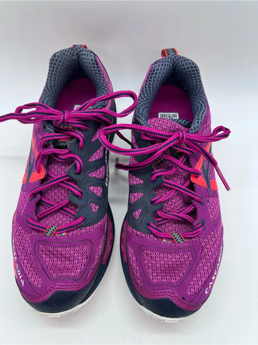 Brooks Women's Pink Fuchia and Navy Cascadia 9 Trail Running Shoes Size 7